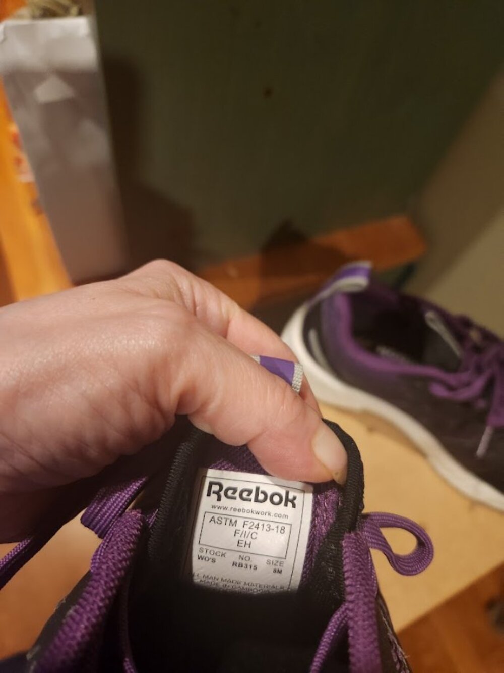 i love these purple reeboks - Picture 3 of 3